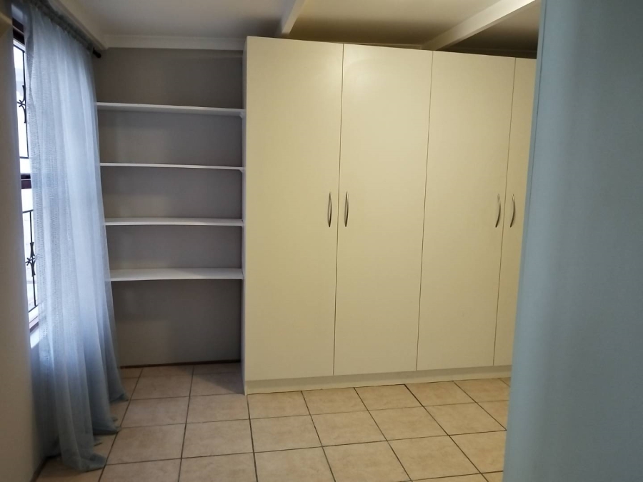 5 Bedroom Property for Sale in Victoria Park Western Cape